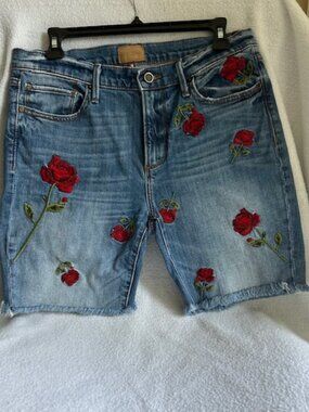 Driftwood "Joyce" Rose Embroidered Denim Cutoffs | 7" Inseam | Size 28